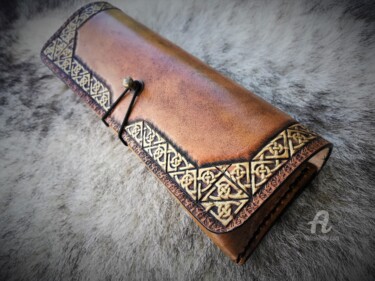 Artisanat intitulée "Etui à lunettes en…" par Margaery, Œuvre d'art originale