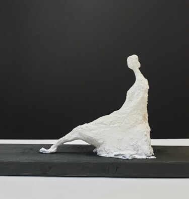 Sculpture intitulée "Сalmness" par Margarita Simonova, Œuvre d'art originale, Plâtre