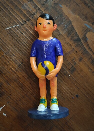 Sculptuur getiteld "Volleyboy" door Margarita Suliaeva, Origineel Kunstwerk, Plastic