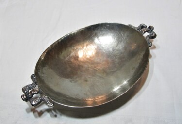 Design / Projektowanie użytkowe zatytułowany „Silver bowl with sn…” autorstwa Margit Tevan, Oryginalna praca, Akcesoria