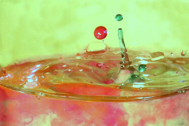 Photography titled "drops of water" by Maria Isabel Gaytan, Original Artwork, Digital Photography