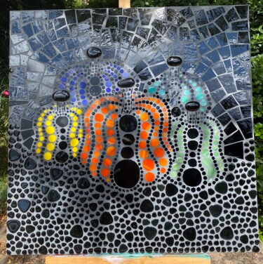 Sculpture intitulée "Tout comme…Yayoï" par Maria Mosaics, Œuvre d'art originale, Mosaïque Monté sur Autre panneau rigide