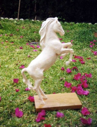Sculptuur getiteld "Cheval blanc" door Marian Cobos, Origineel Kunstwerk