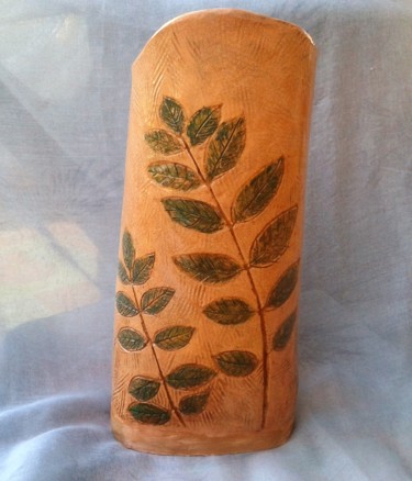 Sculpture titled "Vase feuilles" by Marian Cobos, Original Artwork, Ceramics