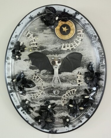 Collages titled "La Chauve Souris" by Marianne Magnard (NouchKa), Original Artwork, Collages Mounted on Wood Panel