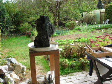 Sculpture titled "atelier- vue d'ense…" by Marianne Monnoye-Termeer, Original Artwork, Stone