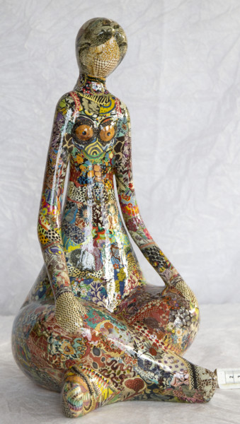 Sculpture intitulée "Mademoiselle rêve" par Marie Christine Normand Campos, Œuvre d'art originale, Collages