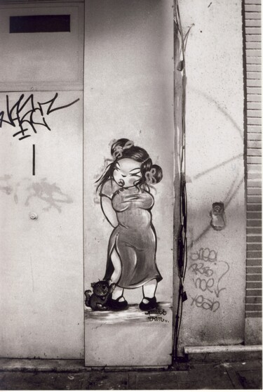 Photography titled "GRAFFITI DE MISS VAN" by Marie Elisabeth Soler, Original Artwork, Non Manipulated Photography