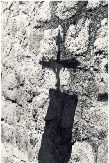 Fotografie getiteld "OMBRE DE LA CROIX" door Marie Elisabeth Soler, Origineel Kunstwerk, Niet gemanipuleerde fotografie