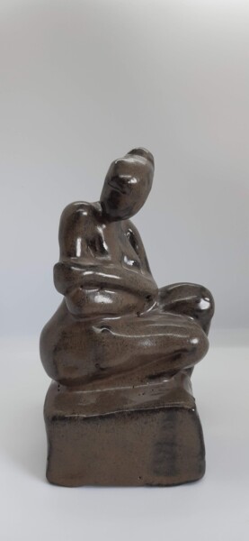Sculpture titled "Lilly assise" by Marie Pascale Martins, Original Artwork, Ceramics