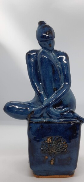 Escultura titulada "Lilly bleue bras cr…" por Marie Pascale Martins, Obra de arte original, Cerámica