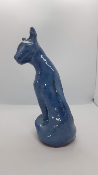 Skulptur mit dem Titel "chat bleu clair" von Marie Pascale Martins, Original-Kunstwerk, Keramik
