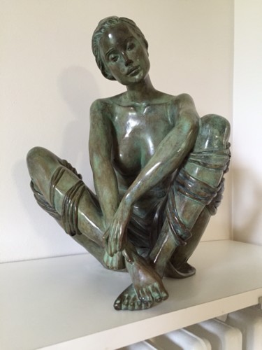Skulptur mit dem Titel "L'amoureuse au secr…" von Marie Paul Deville Chabrolle, Original-Kunstwerk