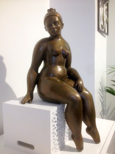 Skulptur mit dem Titel "Suzanne" von Marie Saksik, Original-Kunstwerk, Bronze