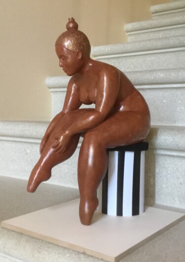 Sculpture titled "Ysiade" by Marie Saksik, Original Artwork, Terra cotta