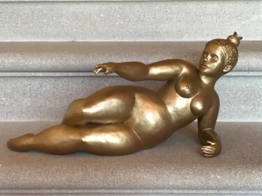 Sculpture intitulée "Olympia" par Marie Saksik, Œuvre d'art originale, Argile
