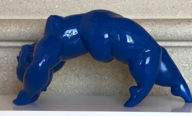 Escultura intitulada "Gaby bleue" por Marie Saksik, Obras de arte originais, Terracota