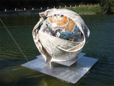 Installation intitulée "Essai : ça flotte o…" par Marie-Claire Touya, Œuvre d'art originale