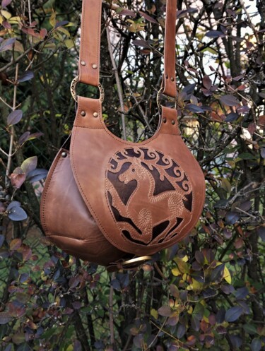 Handwerk mit dem Titel "sac besace en cuir…" von Marieke Creation, Original-Kunstwerk, Handtaschen