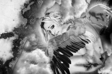 Photographie intitulée "La chute de l' Ange" par Marie Vdb, Œuvre d'art originale