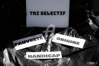 Fotografie mit dem Titel "TRI SELECTIF - DISC…" von Marie.V, Original-Kunstwerk, Digitale Fotografie