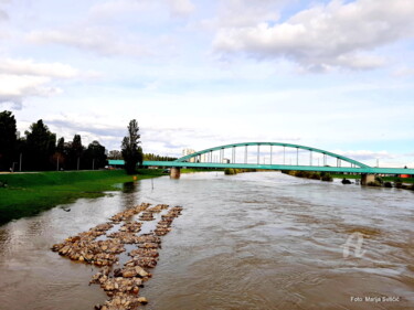 Photographie intitulée "Photo: Bridge on th…" par Marija Sviličić, Œuvre d'art originale, Photographie numérique