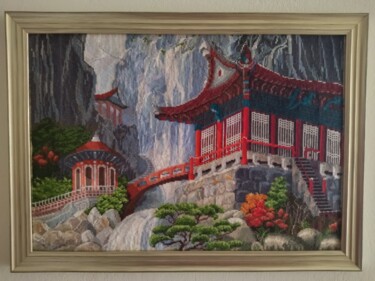 제목이 "Waterfall and pagoda"인 섬유 예술 Marina Gor로, 원작, 자수 목재 패널에 장착됨