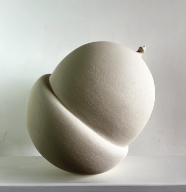 Skulptur mit dem Titel "Mighty Oak" von Marina Nimmo, Original-Kunstwerk, Keramik