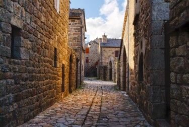 Photographie intitulée "Village La Garde Gu…" par Marine Lacaton, Œuvre d'art originale, Photographie numérique