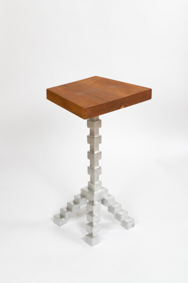 Design getiteld "Table pyramidale" door Mario Forget (Atelier Méta-Bois), Origineel Kunstwerk, Meubilair