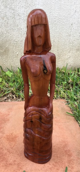 Skulptur mit dem Titel "Victoria" von Mario Bala, Original-Kunstwerk, Holz