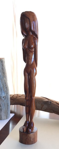 Skulptur mit dem Titel "Paulinha" von Mario Bala, Original-Kunstwerk, Holz