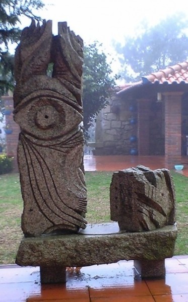 Escultura intitulada "Totem" por Mário Fresco, Obras de arte originais, Pedra