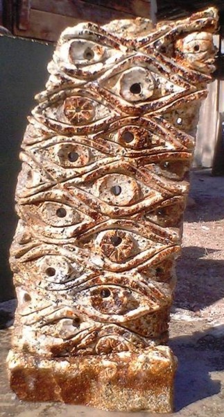 Escultura intitulada "Mil olhos" por Mário Fresco, Obras de arte originais, Pedra