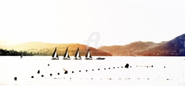 Photographie intitulée "4 bateaux sur le lac" par Marion Kormann, Œuvre d'art originale