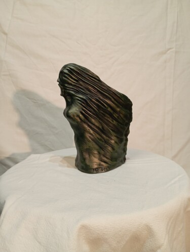 Скульптура под названием "Le cri silencieux" - Marjolaine Perreau, Подлинное произведение искусства, Глина