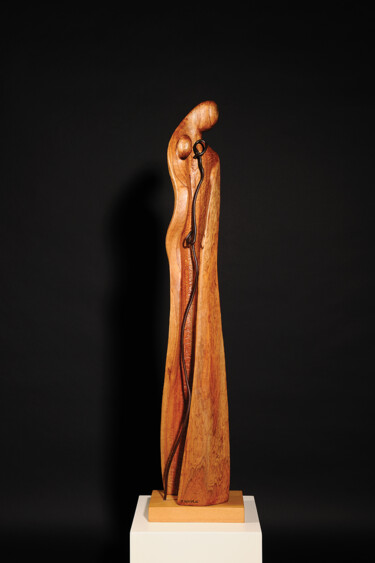 Rzeźba zatytułowany „Fertile Womb” autorstwa Maroun Hakim, Oryginalna praca, Drewno