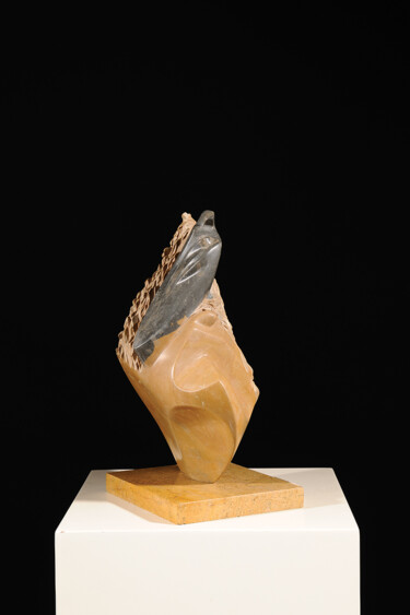 Escultura intitulada "The Heart of Stone" por Maroun Hakim, Obras de arte originais, Pedra