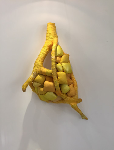 Escultura titulada "un-coeur-ensoleille…" por Marta Santos, Obra de arte original