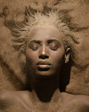摄影 标题为“NÉE POUSSIÈRE” 由Martin Abega, 原创艺术品, 数码摄影