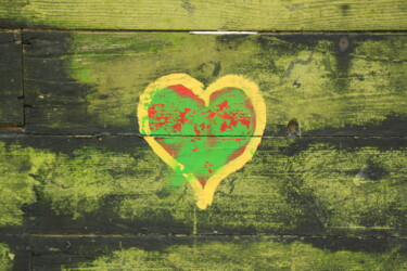 Фотография под названием "Heart" - Martin Blindell, Подлинное произведение искусства, Рисунок распылителем краски
