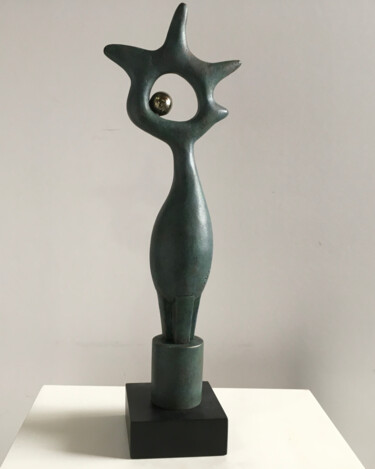 Skulptur mit dem Titel "Bird and Star" von Martín Duque, Original-Kunstwerk, Bronze