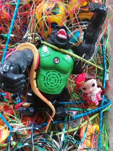 Skulptur mit dem Titel "Kong" von Martine Dégot, Original-Kunstwerk, Kunststoff