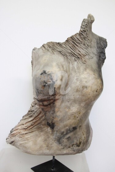 Sculpture intitulée "Féminité 3" par Martine France Moreau, Œuvre d'art originale, Argile