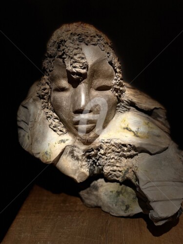 Sculpture titled "Femme du monde 5" by Martine France Moreau, Original Artwork, Clay