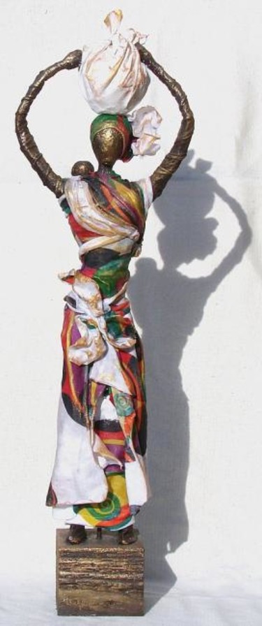 Sculpture intitulée "bahiya la porteuse" par Sophine Sculptures, Œuvre d'art originale, Techniques mixtes