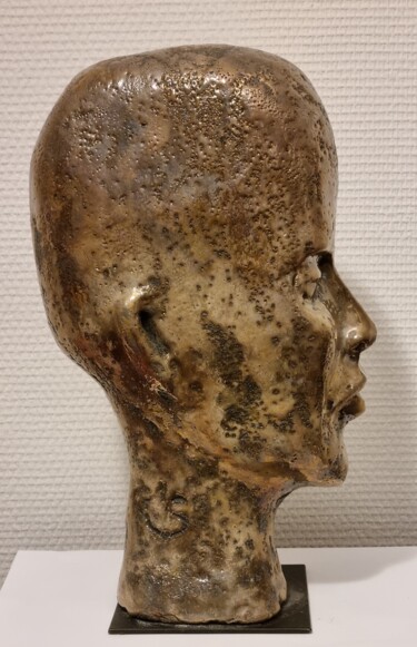 Sculpture titled "visage doré" by Martis, Original Artwork, Terra cotta