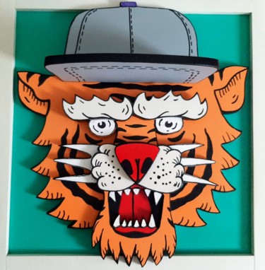 Escultura titulada "The Tiger lines" por Marina Boiko, Obra de arte original, Madera