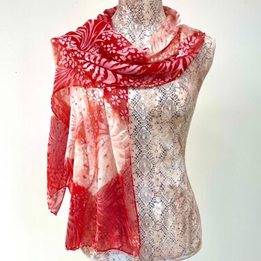 Textielkunst getiteld "Madder Devore silk…" door Mary Downe, Origineel Kunstwerk, Stof