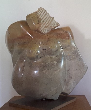 Скульптура под названием "Angelica" - Maryvonne Lorgeré, Подлинное произведение искусства, Камень